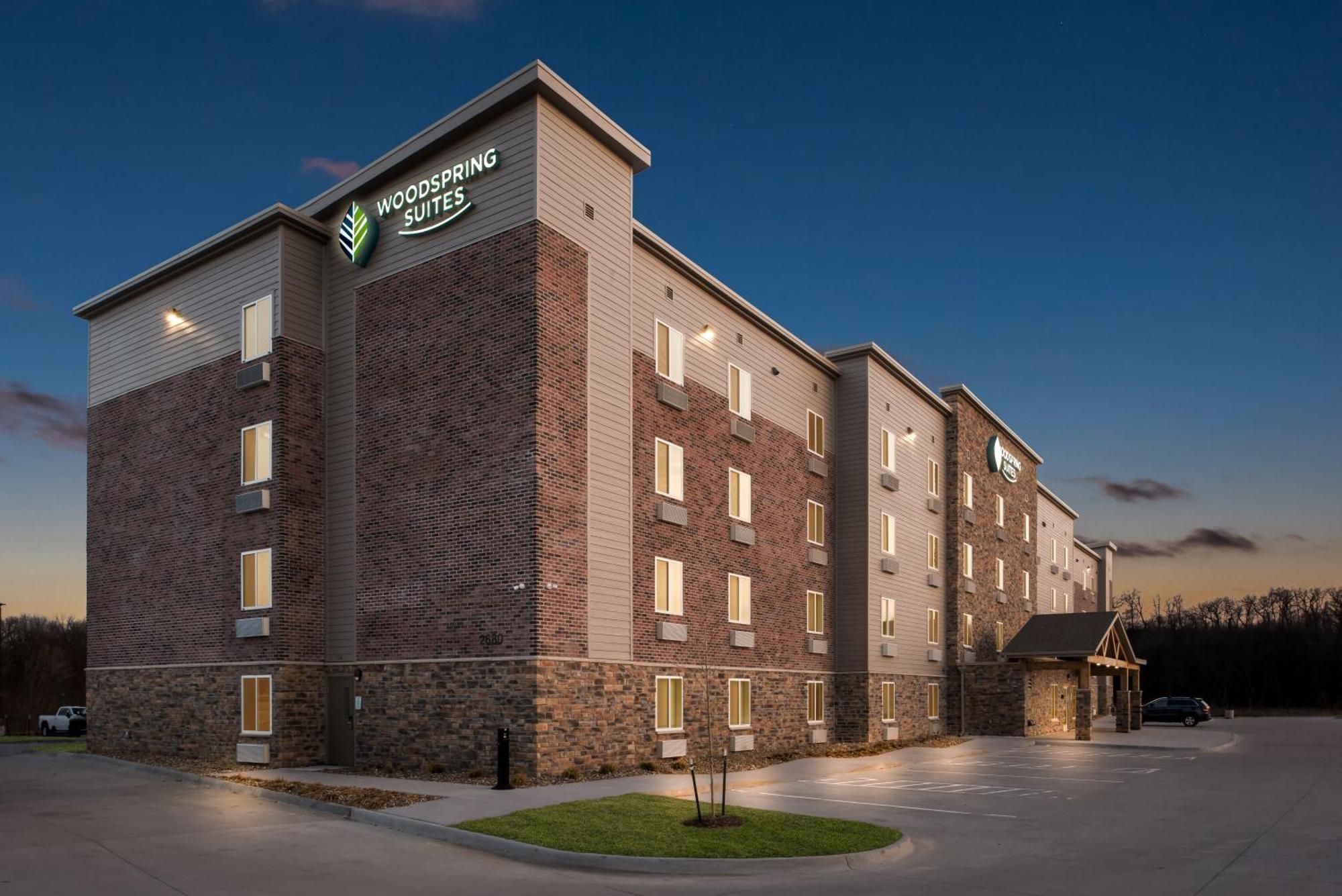 Woodspring Suites Coralville Iowa City Εξωτερικό φωτογραφία